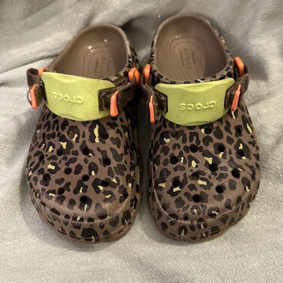 Crocs Kids All-Terrain Clog Leopard Print Slip-On Sandal Multicolor - Picture 1 of 7